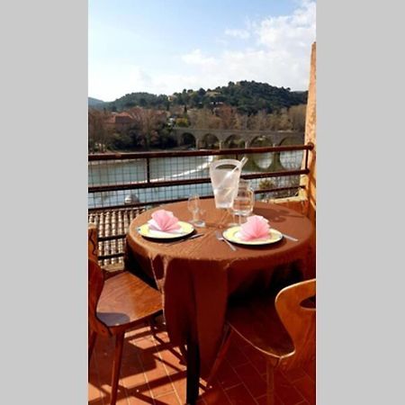 Joli Appartement, terrasse plein sud Roquebrun Exterior foto